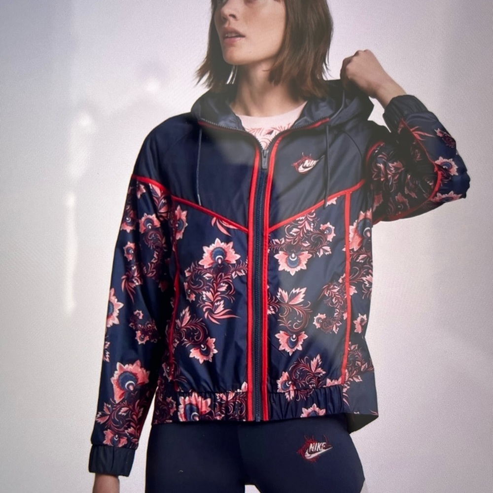 🔴 NIKE - Floral Windrunner Hooded Full Zip Jacket